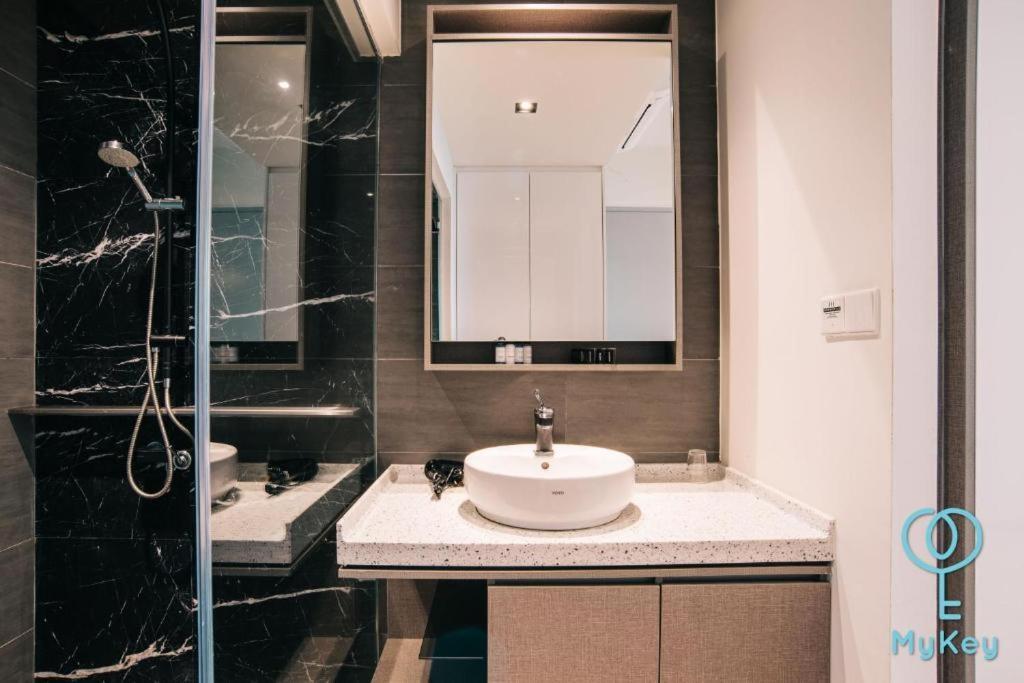 Expressionz Professional Suites By Mykey Global Kuala Lumpur Exteriér fotografie Bathroom