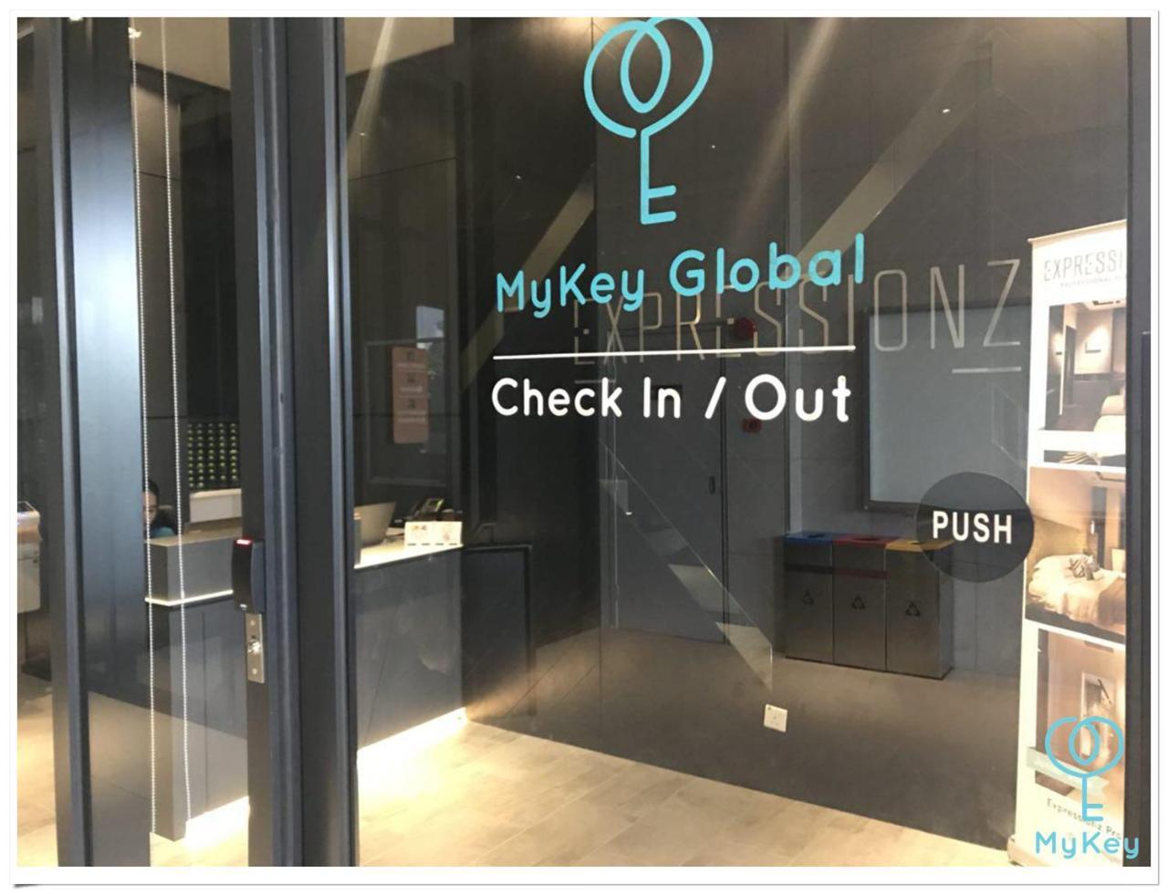 Expressionz Professional Suites By Mykey Global Kuala Lumpur Exteriér fotografie MyKey Global Check-in/Check-out